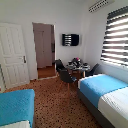 Flora & Hotel Náoussa