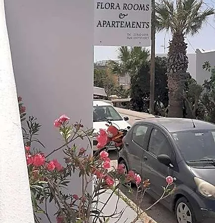 Flora & Hotel Náoussa